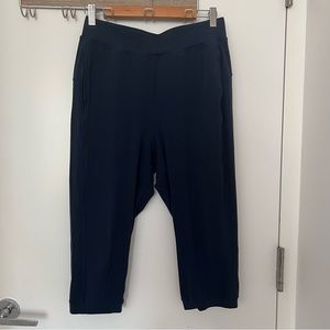 Lululemon Men’s cropped Pants/Joggers 22” Dark Blue